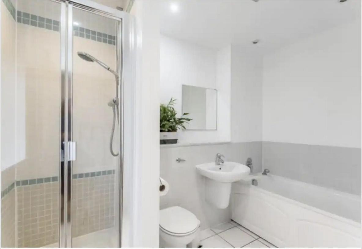 Spacious, Bright And Modern Flat In Holloway London Kültér fotó