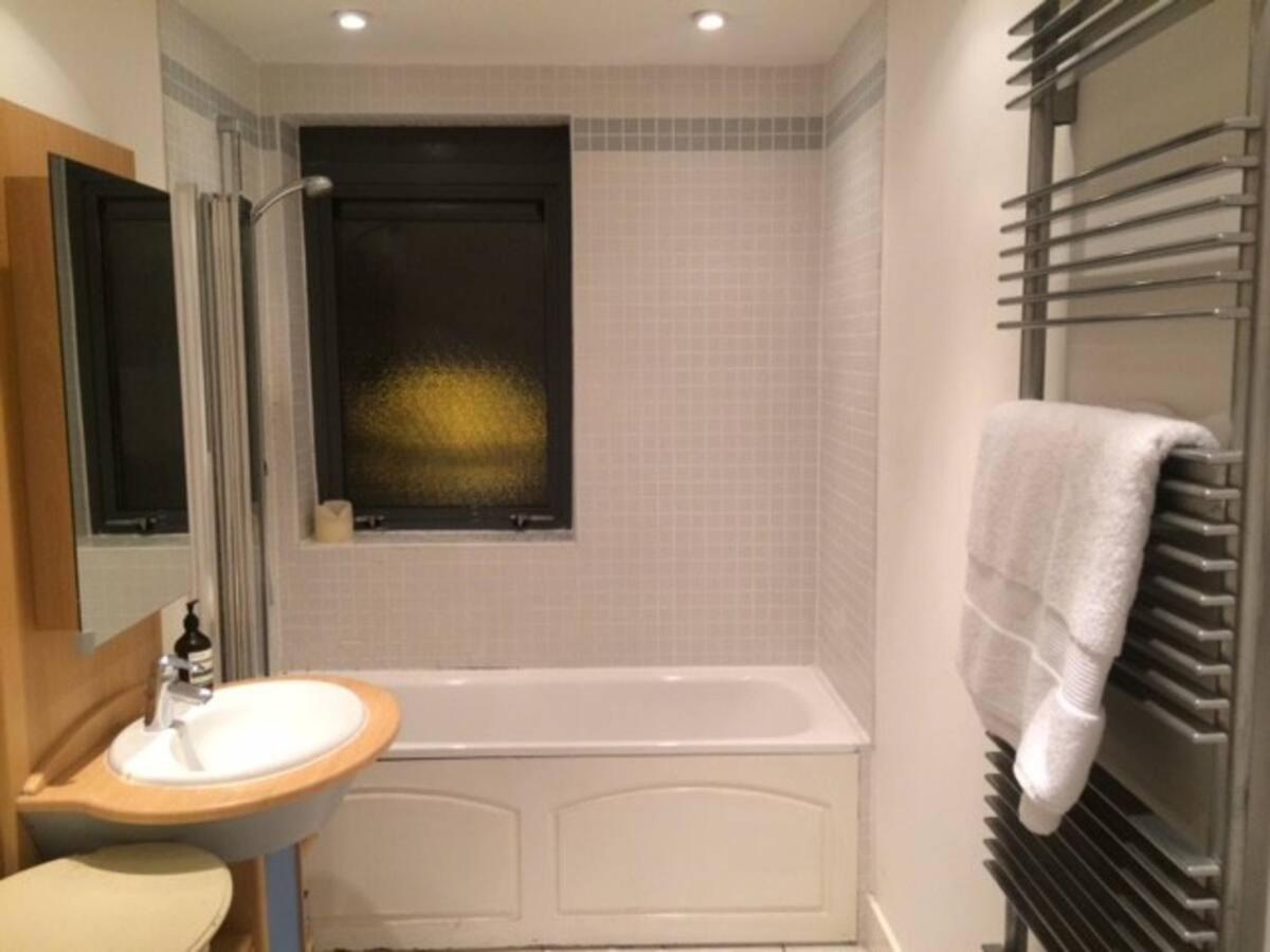 Spacious, Bright And Modern Flat In Holloway London Kültér fotó