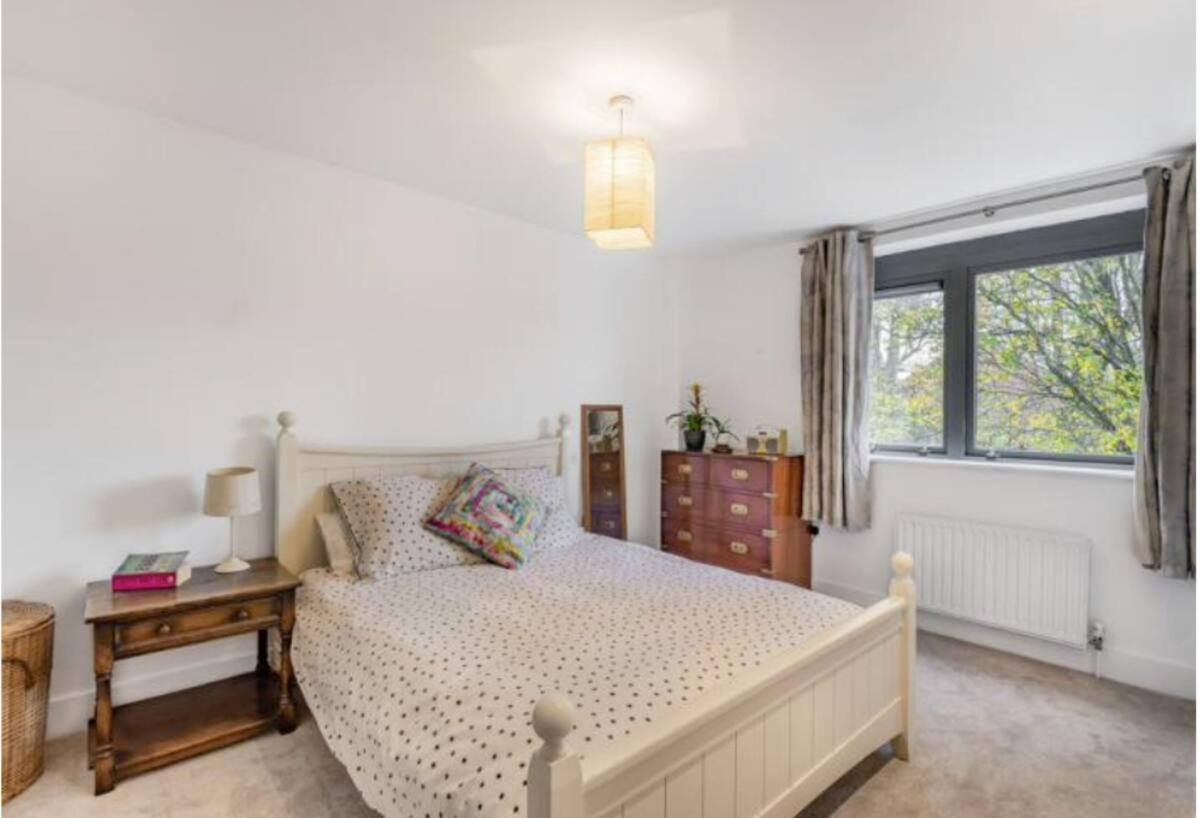 Spacious, Bright And Modern Flat In Holloway London Kültér fotó