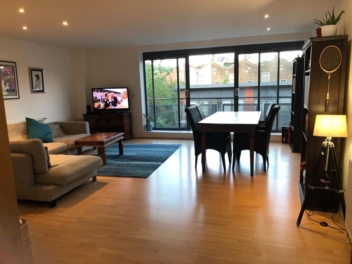 Spacious, Bright And Modern Flat In Holloway London Kültér fotó